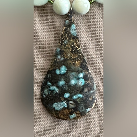 22-1/2 inch Shell bead necklace NWOT - Picture 7 of 10